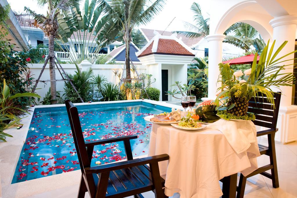 Palm Grove Resort, Pattaya Na Chom Thian Restaurant foto